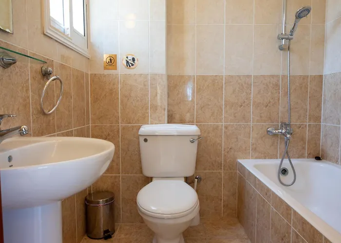 Aspasia In Peyia, Private Pool & 3 Ensuite Bedrooms Villa *