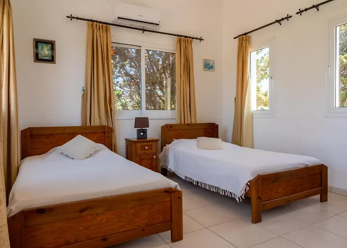Villa Aspasia In Peyia, Private Pool & 3 Ensuite Bedrooms